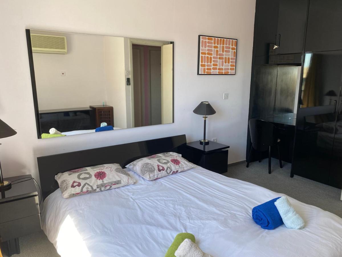 Private Room In A Shared Flat At Best Location Limassol Exterior photo