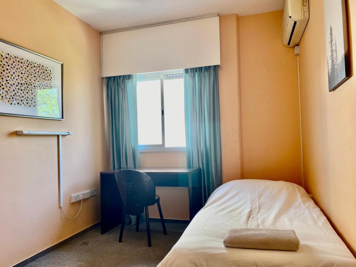Private Room In A Shared Flat At Best Location Limassol Exterior photo